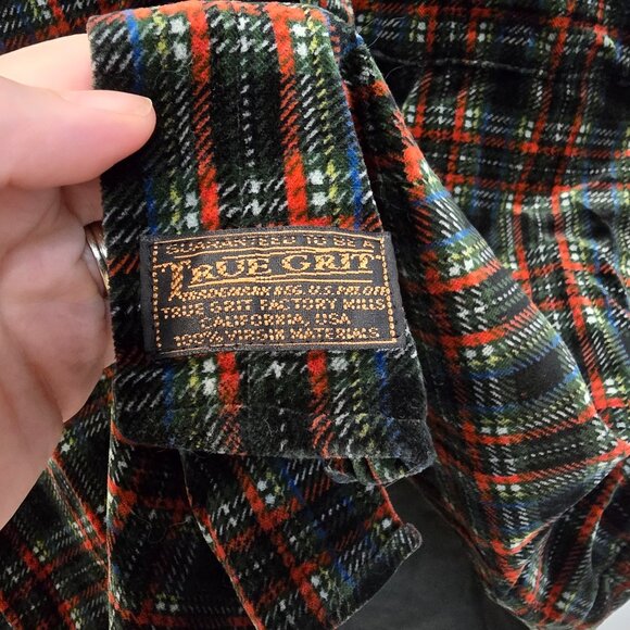 True Grit Black and Red Plaid Casual Button Down Shirt - Picture 4 of 8